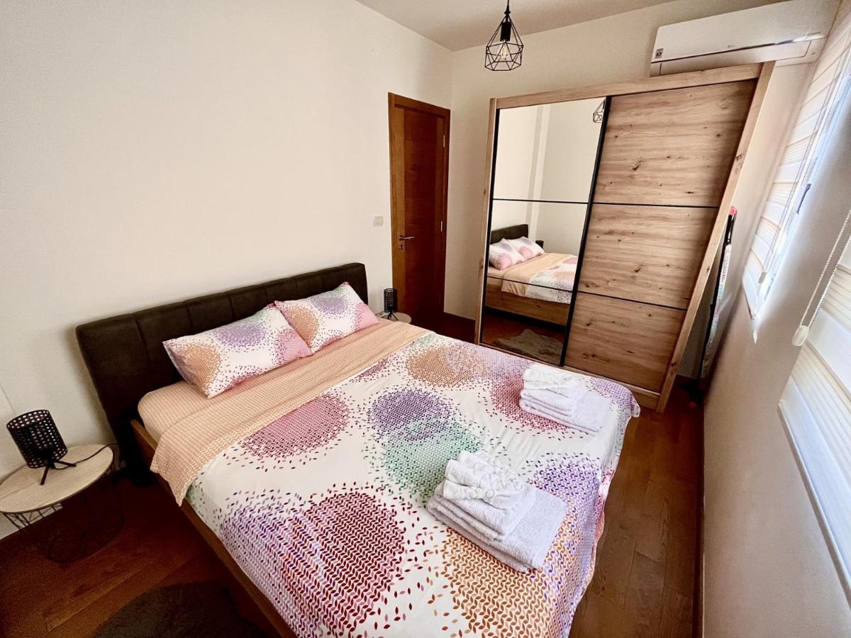 Fides Stylish Apartments Tivat With Pool Exterior photo