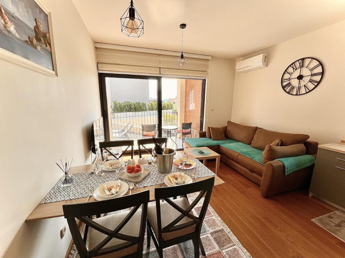 Fides Stylish Apartments Tivat With Pool Exterior photo