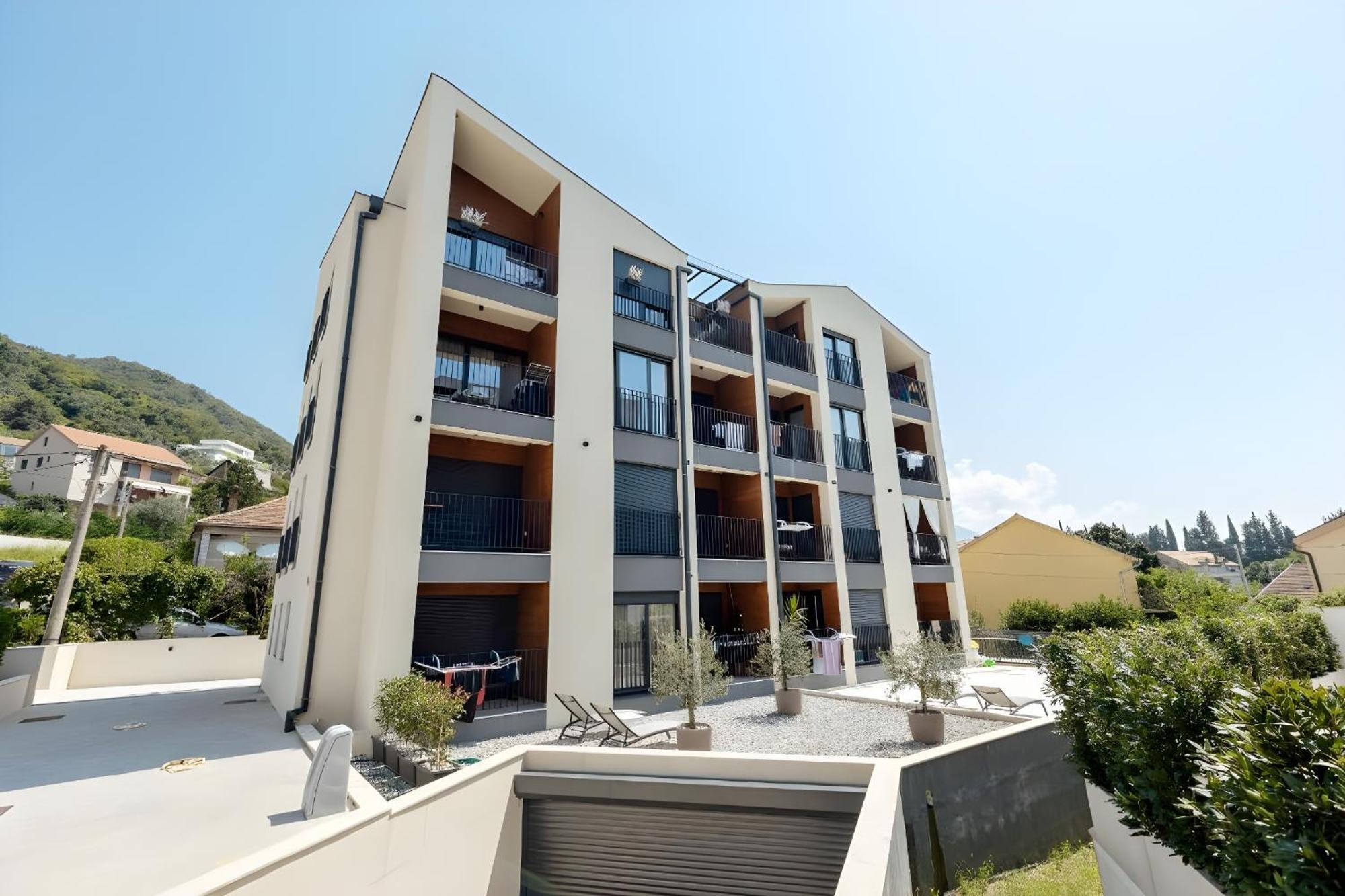 Fides Stylish Apartments Tivat With Pool Exterior photo